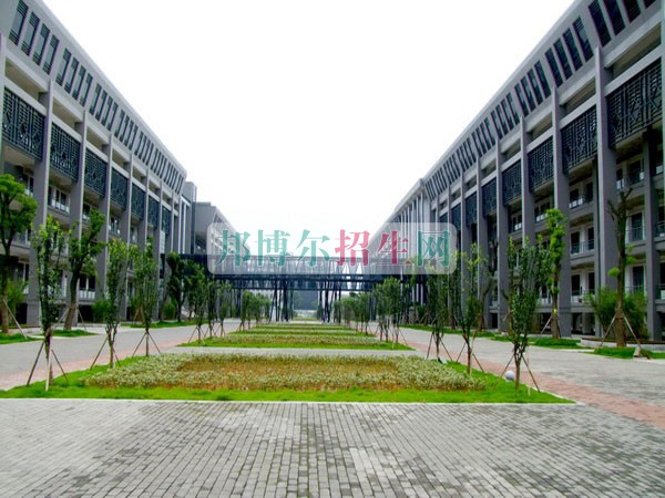 江西工業(yè)工程職業(yè)技術(shù)學院招生辦聯(lián)系電話