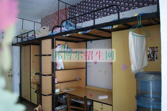 湖南商務(wù)職業(yè)技術(shù)學(xué)院宿舍條件、住宿好嗎、寢室情況