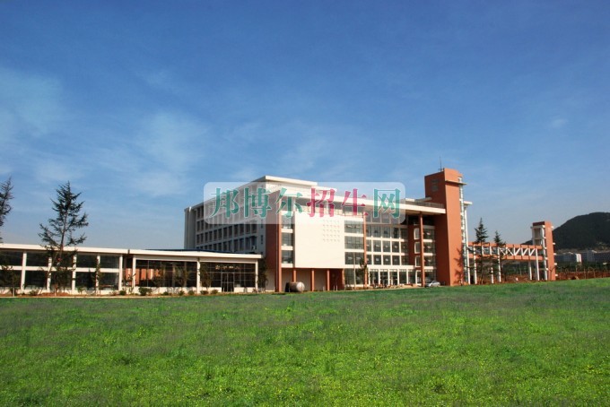 山東城市建設職業(yè)學院招生辦聯系電話