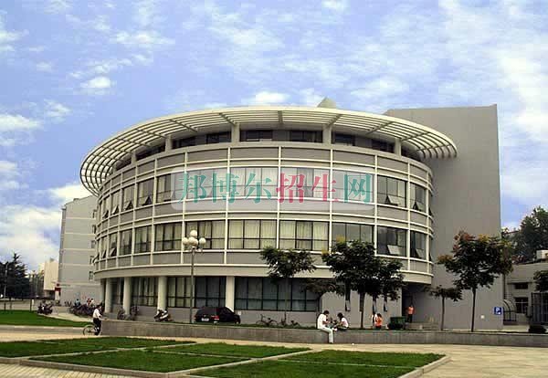 巴音郭楞職業(yè)技術學院招生辦聯系電話