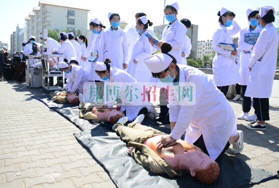 赤峰衛(wèi)生學校
