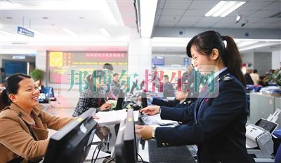 哪些學校有稅務