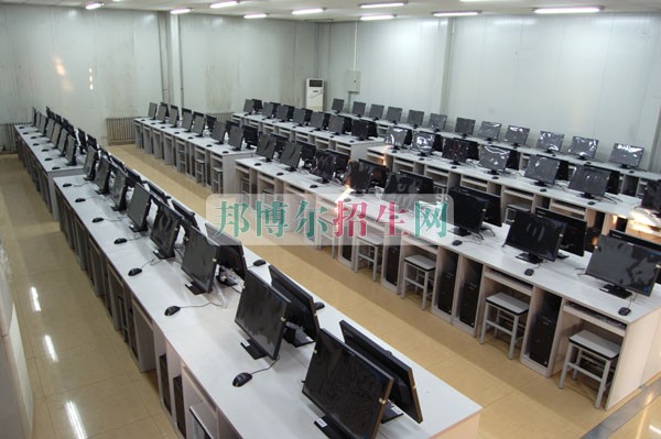 什么計算機多媒體技術(shù)學(xué)校好