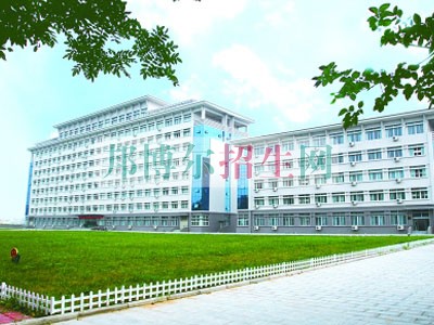學口腔醫(yī)學哪個學校好