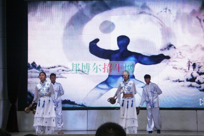 天府新區(qū)成人中等專業(yè)學(xué)校“美好新區(qū)，千年廣都”
