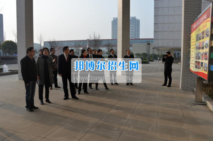川南幼兒師范高等?？茖W校迎接隆昌縣創(chuàng)建第四屆省級文明城市測評組考評