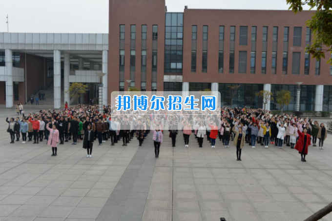 川南幼兒師范高等?？茖W(xué)校開展“感恩”主題教育活動培養(yǎng)學(xué)生良好道德品質(zhì)