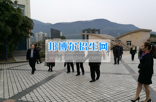 川南幼兒師范高等?？茖W(xué)校考察交流并巡查實(shí)習(xí)生情況