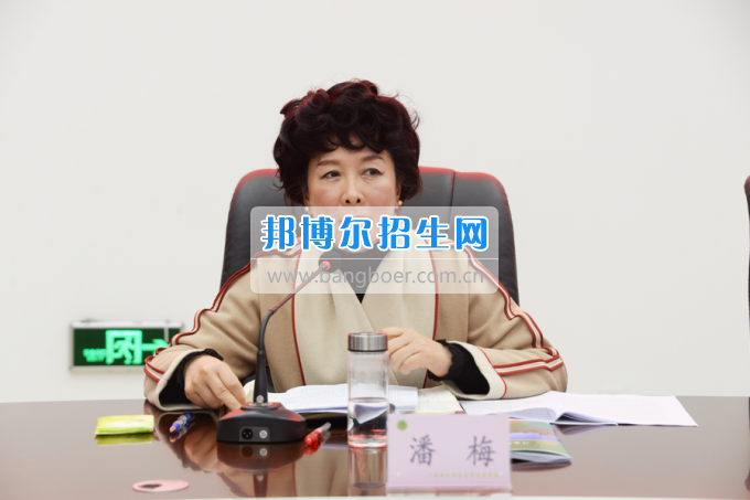 市委常委、宣傳部長潘梅到川南幼兒師范高等專科學(xué)校調(diào)研思想政治工作
