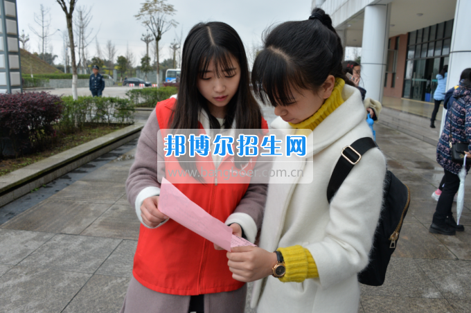 川南幼兒師范高等?？茖W(xué)校舉行“3·15”消費(fèi)者權(quán)益日宣傳活動(dòng)