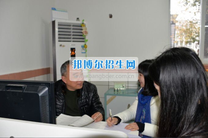 川南幼兒師范高等?？茖W(xué)校2017質(zhì)量年：撲下身子抓落實(shí)