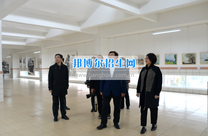 川南幼兒師范高等?？茖W(xué)校作“互聯(lián)網(wǎng)+教育”專題報(bào)告