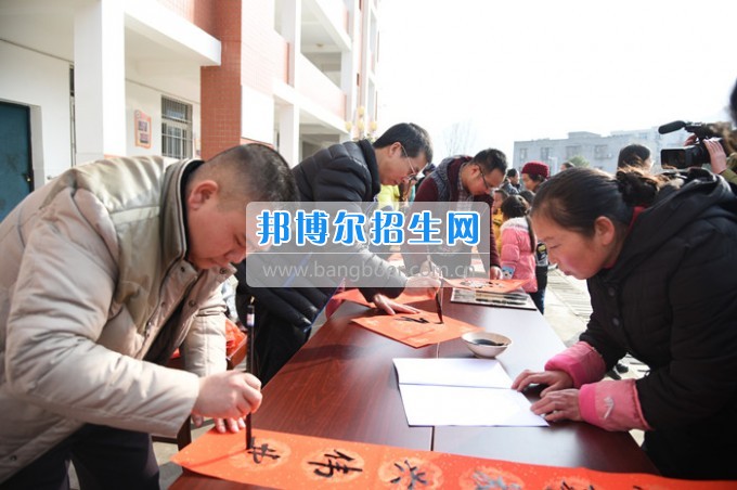 川北幼兒師范高等?？茖W(xué)校專楊曙光名師工作室走進(jìn)旺蒼特殊教育學(xué)校