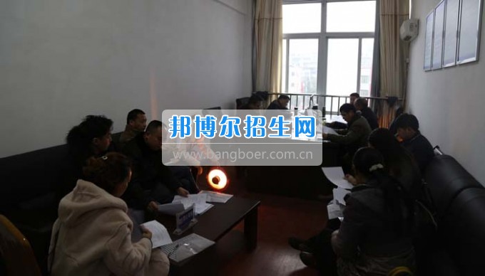四川省古藺縣職業(yè)高級中學校集智匯力，全力推進依法治校