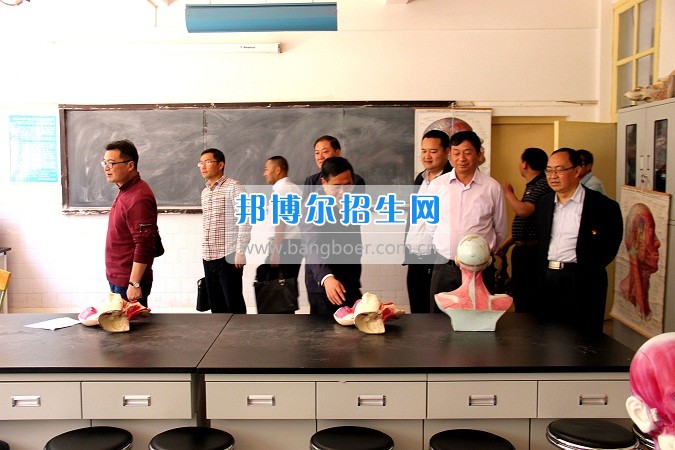 楚雄州2017年高校安全穩(wěn)定工作聯(lián)席會(huì)在楚雄醫(yī)藥高等?？茖W(xué)校召開
