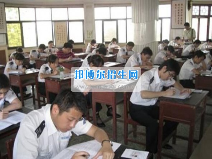 2017年春民航業(yè)特有工種職業(yè)技能鑒定在綿陽航空職業(yè)學校舉行。