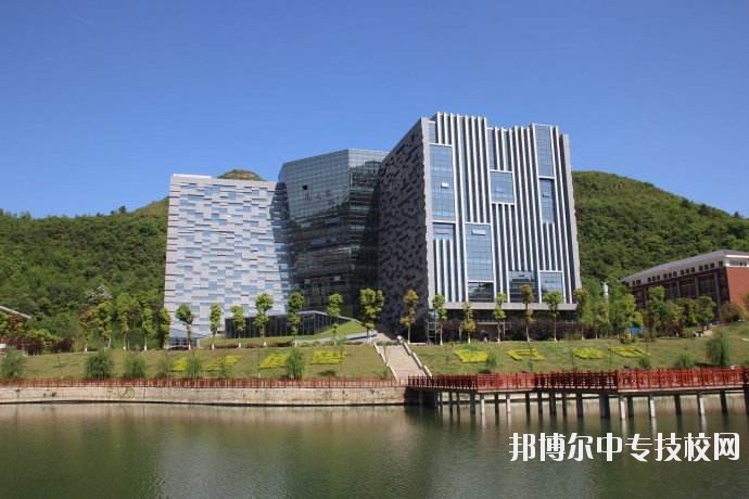 貴州省財政學校校園環(huán)境真美