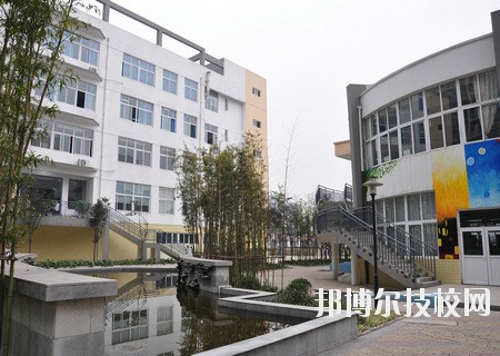 成都汽車職業(yè)技術(shù)學(xué)校2020年報(bào)名條件、招生要求、招生對(duì)象