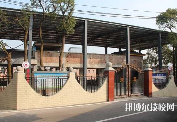 重慶工商學(xué)校2020年報(bào)名條件、招生要求、招生對(duì)象