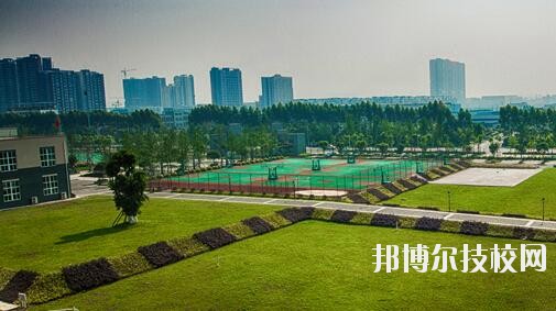 重慶城市建設(shè)技工學(xué)校2020年報名條件、招生要求、招生對象