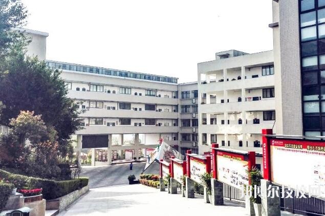 重慶輕工業(yè)學(xué)校2020年報(bào)名條件、招生要求、招生對(duì)象