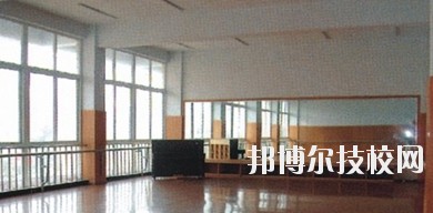 四川現(xiàn)代藝術(shù)學校2020年報名條件、招生要求、招生對象