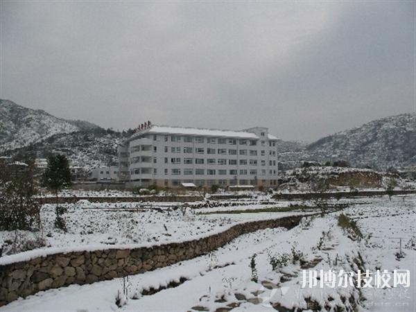 樂清市雁蕩山旅游學校2020年學費、收費多少 
