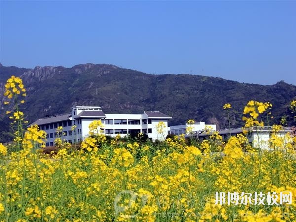 樂清市雁蕩山旅游學(xué)校2020年報名條件、招生要求、招生對象
