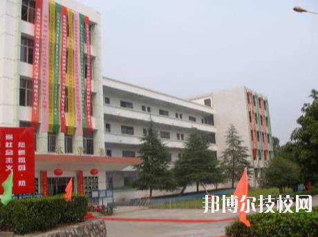 江西通用技術(shù)工程學(xué)校2020年報(bào)名條件、招生要求、招生對(duì)象