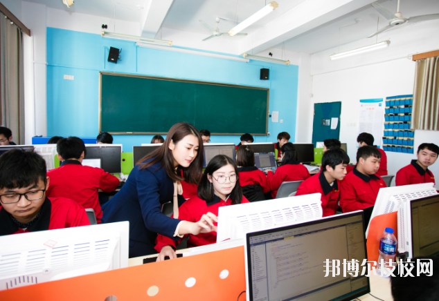 江西機(jī)械高級(jí)技工學(xué)校2020年學(xué)費(fèi)、收費(fèi)多少