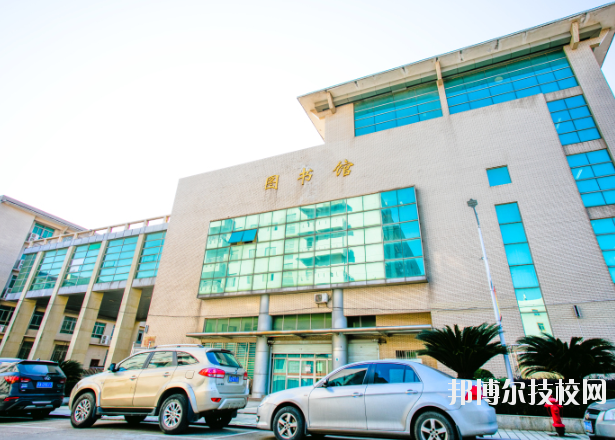 江西機(jī)械高級(jí)技工學(xué)校2020年報(bào)名條件、招生要求、招生對(duì)象