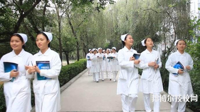  重慶渝東衛(wèi)生學(xué)校2020年報(bào)名條件、招生要求、招生對象