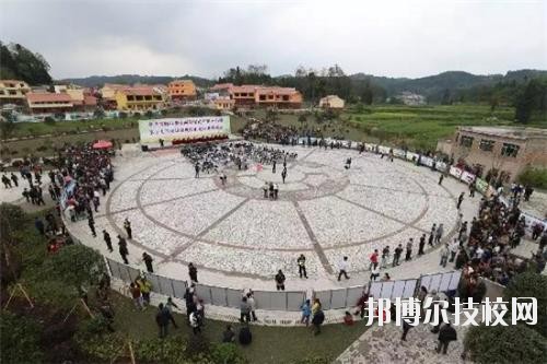 安順民族師范學(xué)校2020年招生辦聯(lián)系電話(huà)