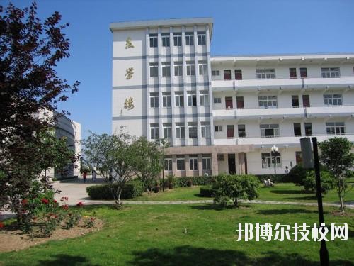 遵義職業(yè)技術(shù)學(xué)校2020年報(bào)名條件、招生要求、招生對(duì)象