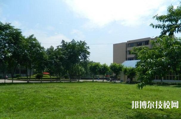成都廣播電視中等專業(yè)學校2020年報名條件、招生要求、招生對象