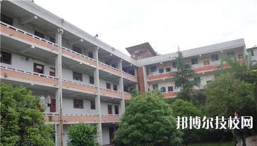 清鎮(zhèn)中等職業(yè)技術(shù)學校2020年報名條件、招生要求、招生對象