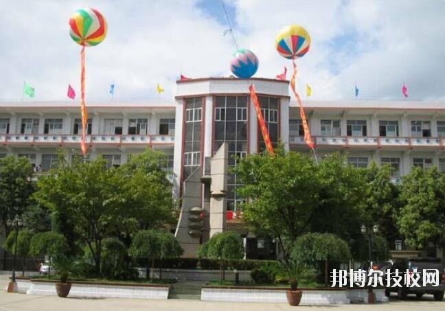畢節(jié)財貿學校2020年報名條件、招生要求、招生對象