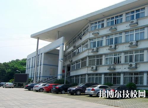 鄞州職業(yè)高級(jí)中學(xué)2020年報(bào)名條件、招生要求、招生對(duì)象