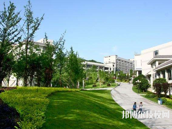 重慶第二交通技工學(xué)校2020年報(bào)名條件、招生要求、招生對象