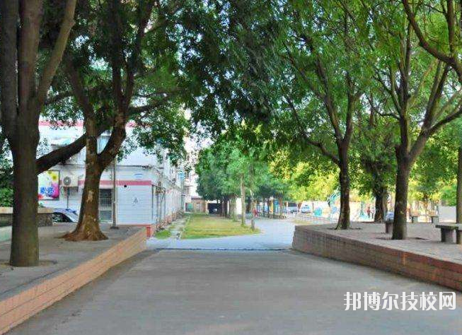 重慶公共交通技工學(xué)校2020年報(bào)名條件、招生要求、招生對象