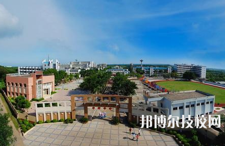 重慶青山工業(yè)技工學(xué)校2020年報(bào)名條件、招生要求、招生對象