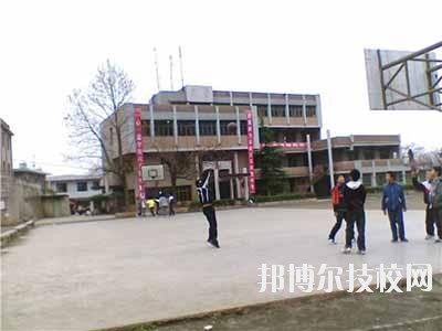 貴州龍里中等職業(yè)學(xué)校2020年報名條件、招生要求、招生對象