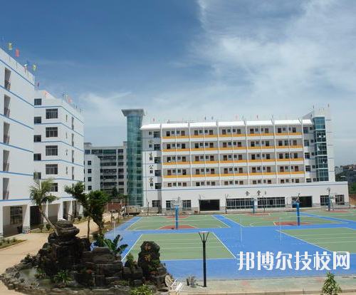 重慶萬州三峽服裝藝術(shù)學(xué)校怎么樣、好不好