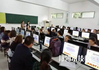 重慶現(xiàn)代技工學(xué)校學(xué)校怎么樣、好不好