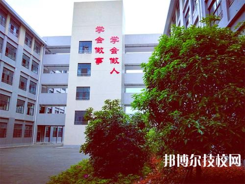 桐梓中等職業(yè)學校2020年報名條件、招生要求、招生對象