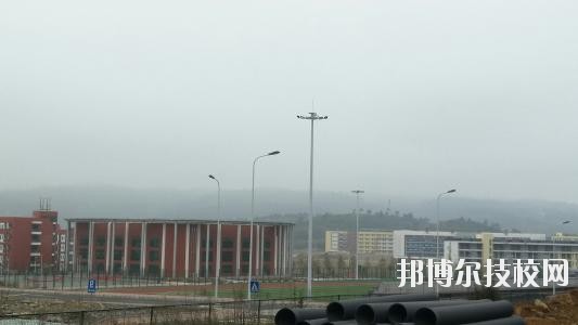 畢節(jié)七星關中等職業(yè)學校2020年招生辦聯系電話