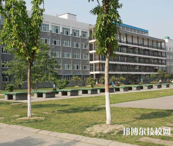 重慶紡織技工學(xué)校2020年報名條件、招生要求、招生對象