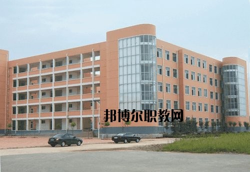 祿勸職業(yè)高級中學(xué)2020年報名條件、招生要求、招生對象
