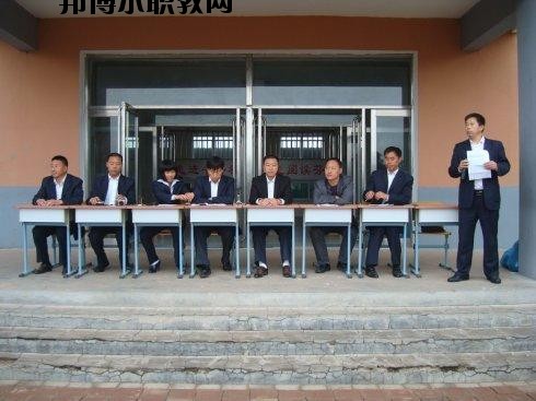 蓮花職業(yè)技術學校2020年招生辦聯(lián)系電話
