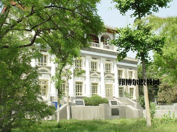鶴峰職業(yè)技術(shù)學(xué)校怎么樣、好不好